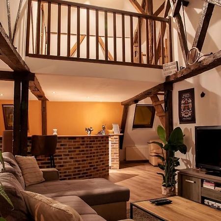 Duplex Atypique Dans La Cite Medievale 랑 외부 사진