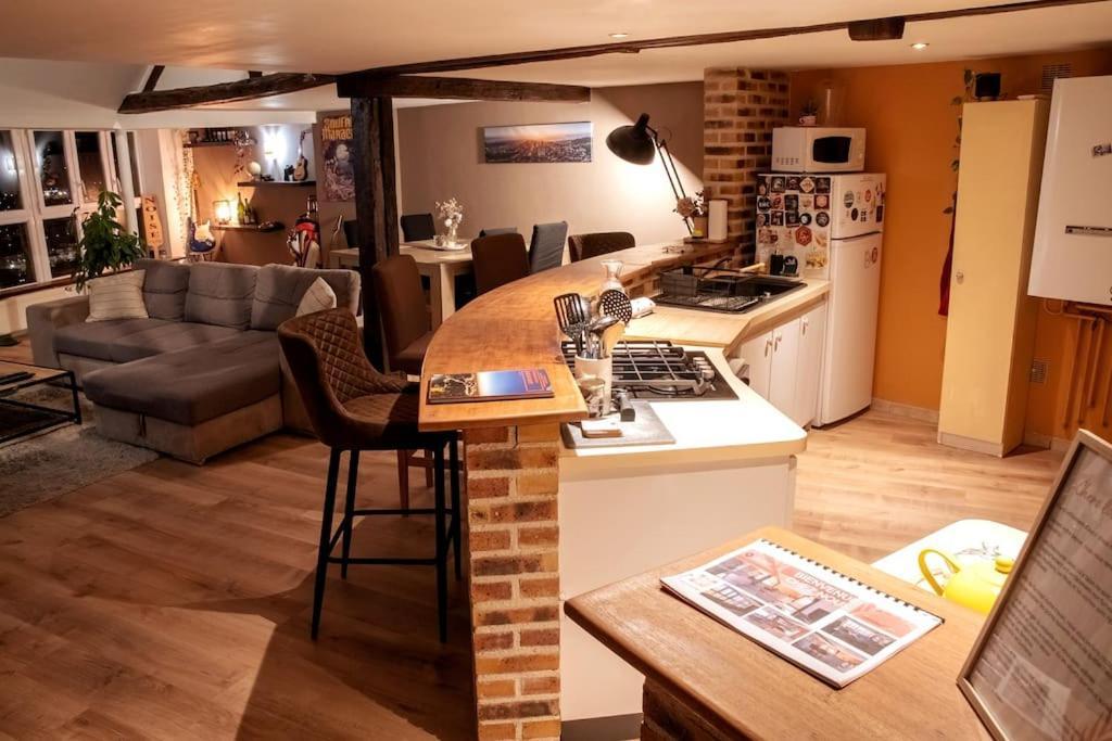 Duplex Atypique Dans La Cite Medievale 랑 외부 사진