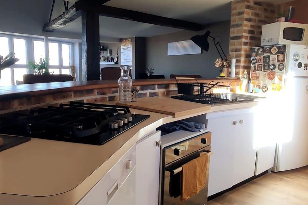 Duplex Atypique Dans La Cite Medievale 랑 외부 사진
