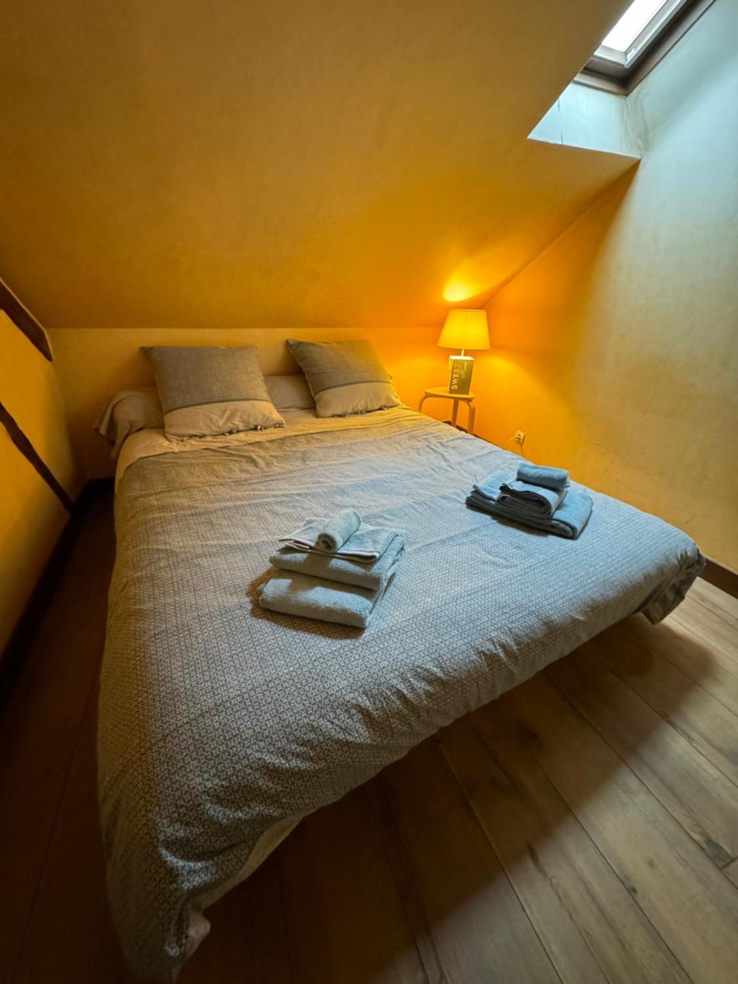 Duplex Atypique Dans La Cite Medievale 랑 외부 사진